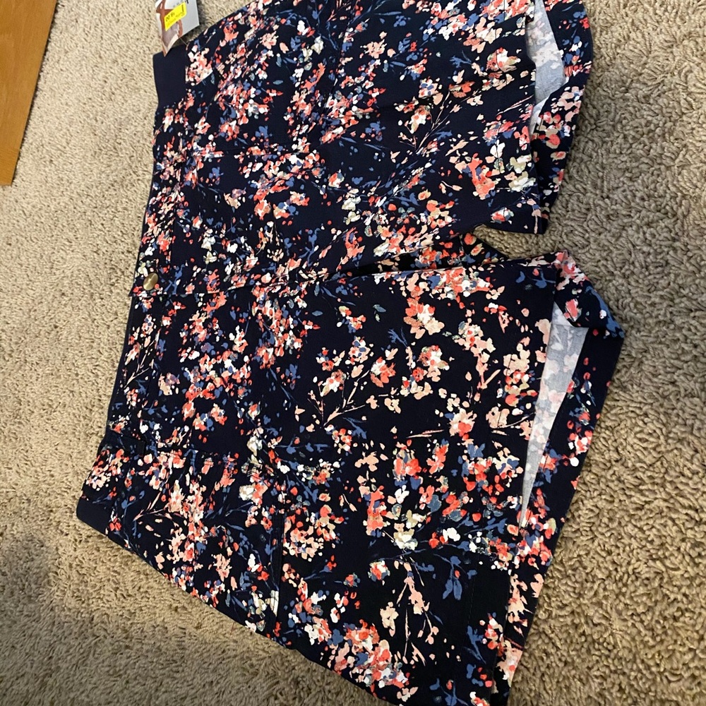 2 shorts - Picture 7 of 9